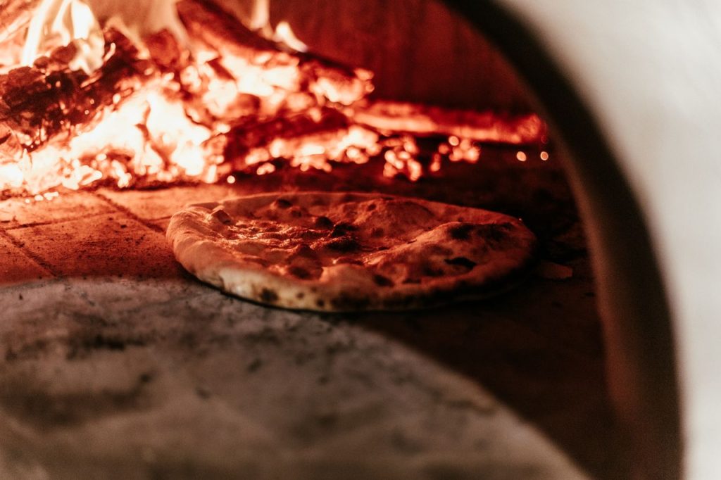 pexels-photo-3343622 Pizzeria con forno a legna vicino Castello a Maenza